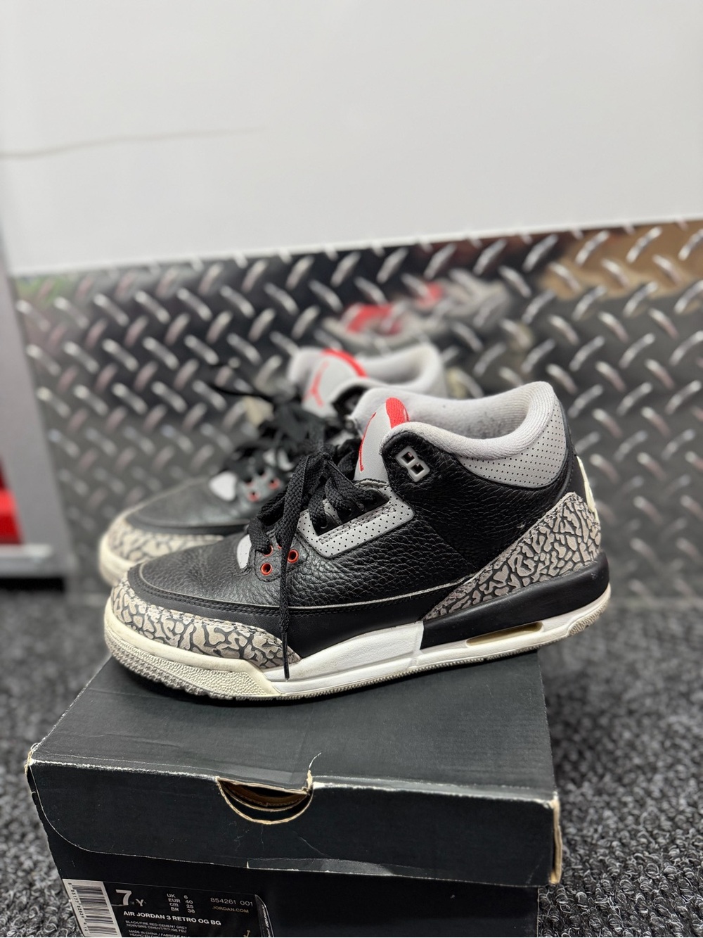 Jordan Retro Black Cement 3 (2018) 7Y